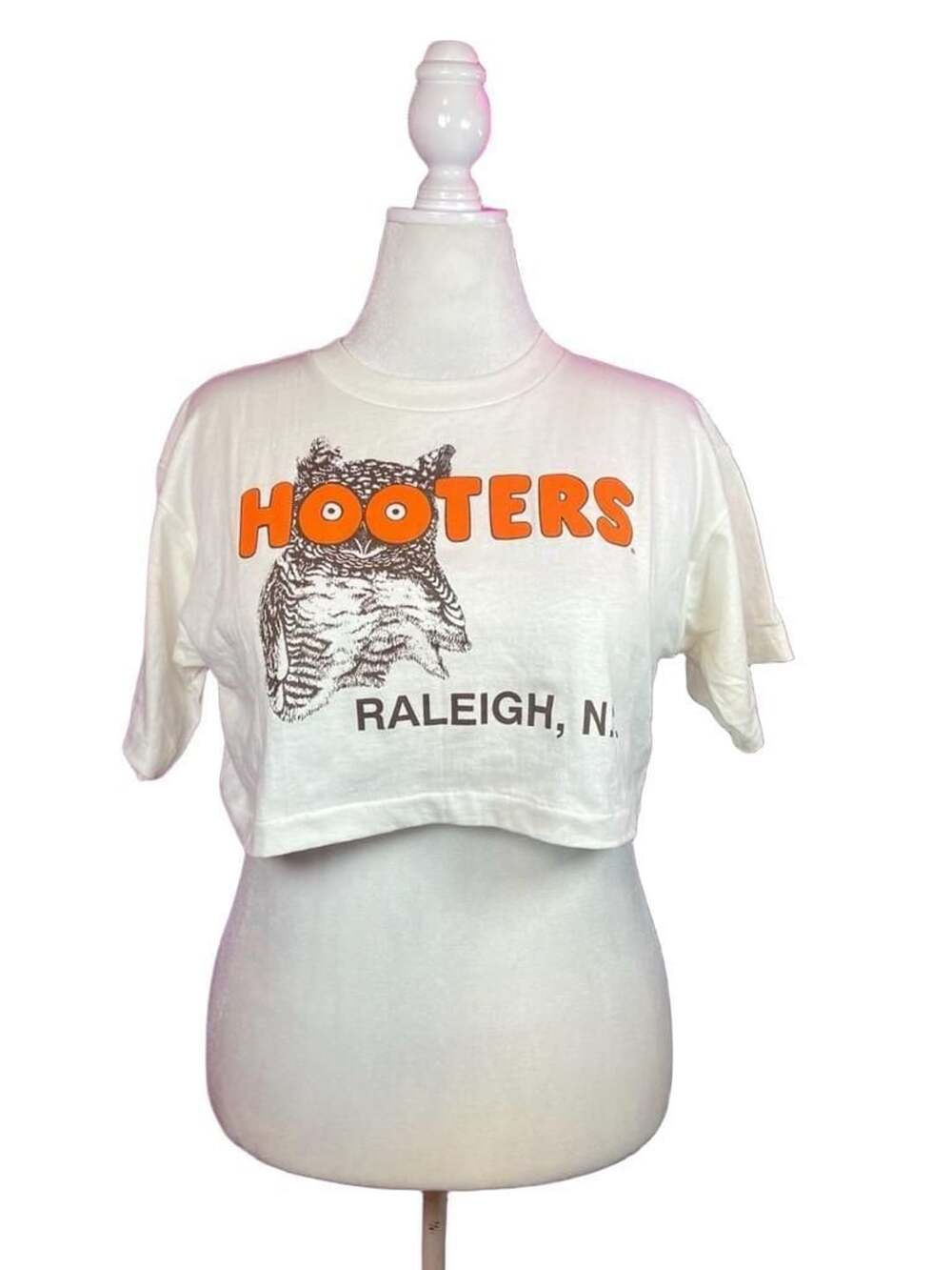 Vintage Hooters Raleigh NC Crop Top T-Shirt